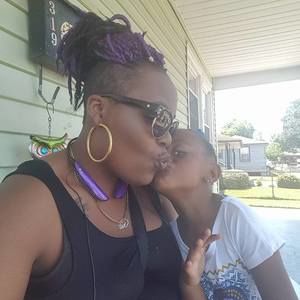 Meet your Posher, Keshia